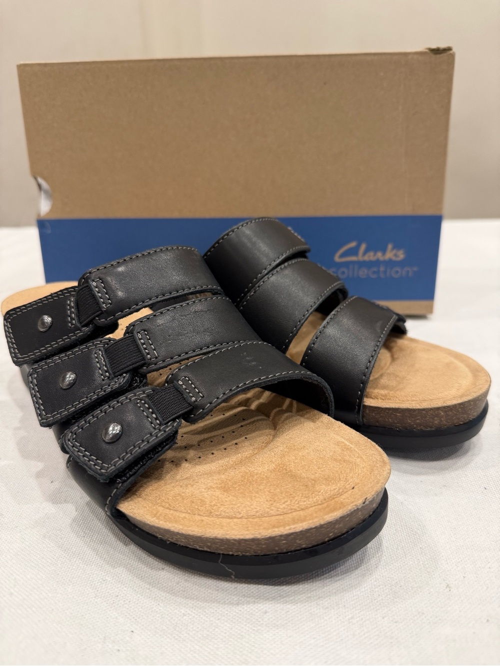 Clarks Women's Calenne Lily Color Black Leather Sandal